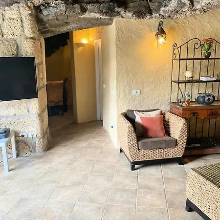 Toredo Large Heated Pool,hot Tub,bar/games Room,gym,cave, Free Wifi