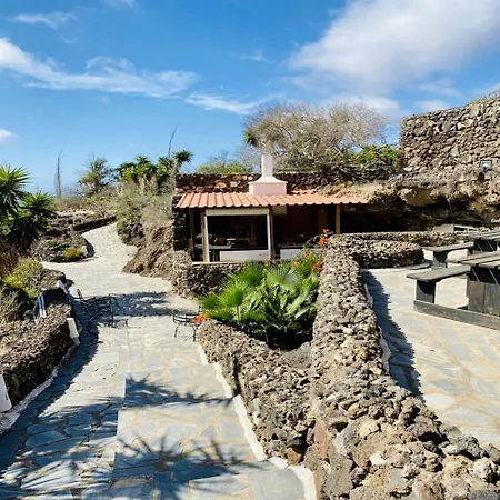 Toredo Large Heated Pool,hot Tub,bar/games Room,gym,cave, Free Wifi Atogo