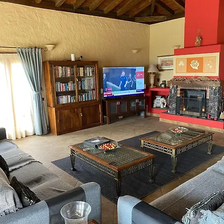 Toredo Large Heated Pool,hot Tub,bar/games Room,gym,cave, Free Wifi