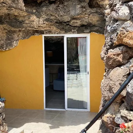 Villa Toredo Large Heated Pool,hot Tub,bar/games Room,gym,cave, Free Wifi