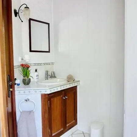 Toredo Large Heated Pool,hot Tub,bar/games Room,gym,cave, Free Wifi Atogo
