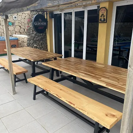 Large Heated Pool, Hot Tub, Bar, Games Room, Gym, 2 Caves, New Outdoor Kitchen فيلة