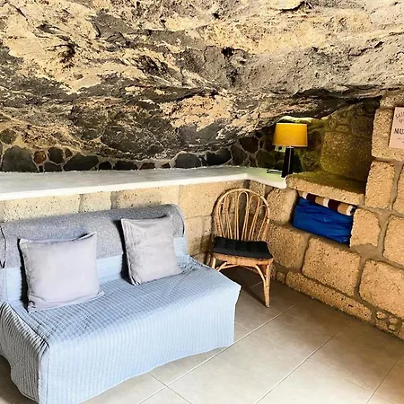 Large Heated Pool, Hot Tub, Bar, Games Room, Gym, 2 Caves, New Outdoor Kitchen فيلة *